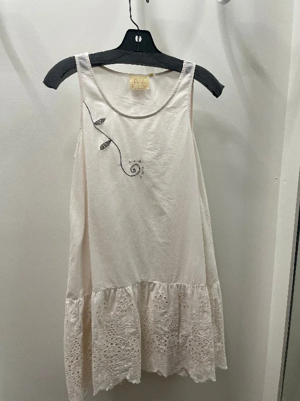 Eyelet Shiffle Top by Paper Lace Sustainable Organic