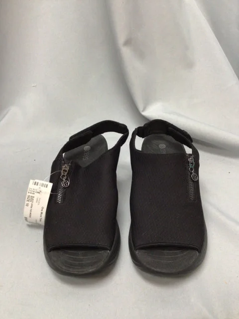 BZEES SIZE 10 Ladies SHOES