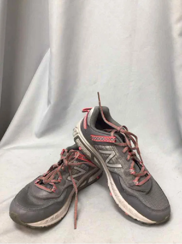 NEW BALANCE SIZE 7 1/2 Ladies SHOES