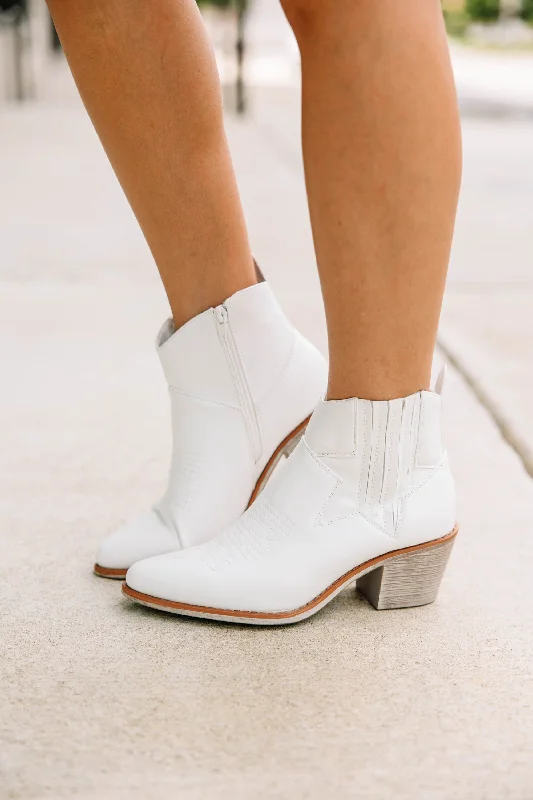 Seeing Stars White Western Booties