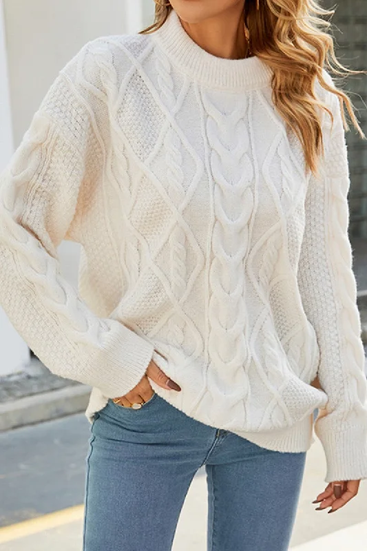 WOMEN OVERSIZED TWIST CABLE KNITTED SWEATER